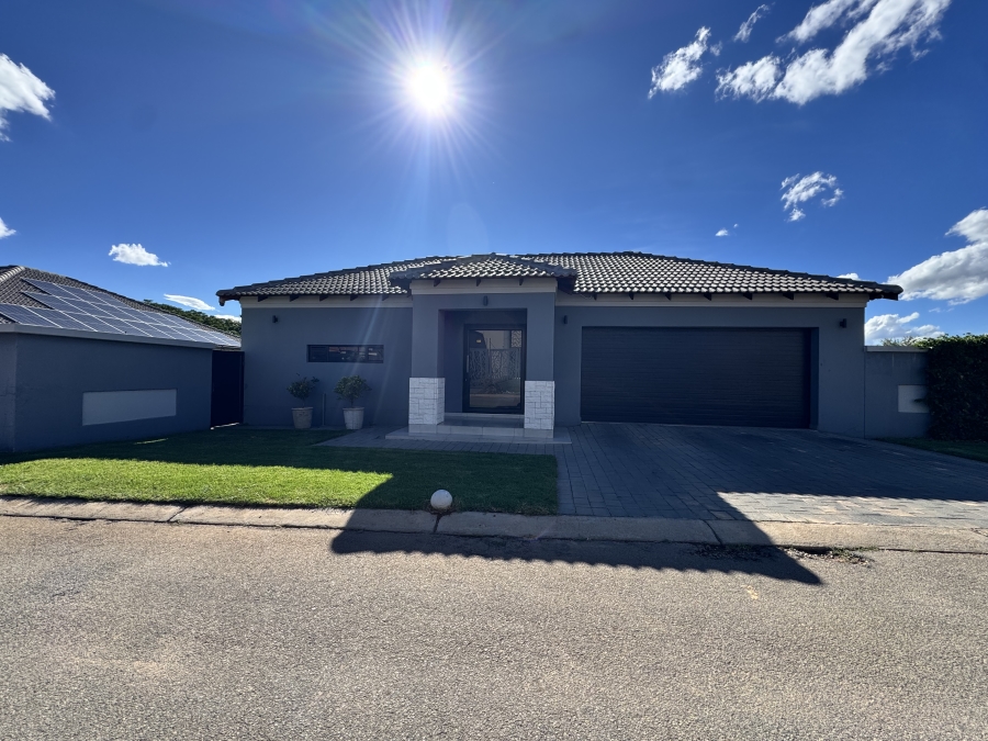 3 Bedroom Property for Sale in Wilkoppies North West